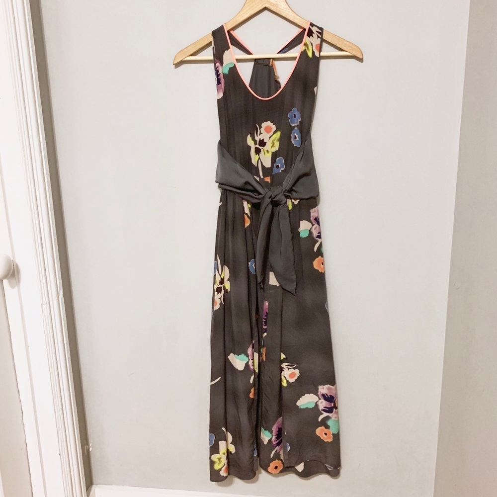 🤩 Gorgeous 100% Silk Floral Dress